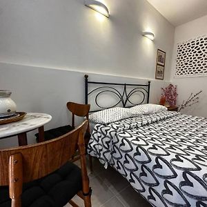 Enchanting Room In Bari Old Town